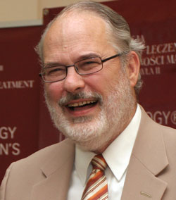 Profesor Thomas W. Hilgers Profesor Thomas W. Hilgers